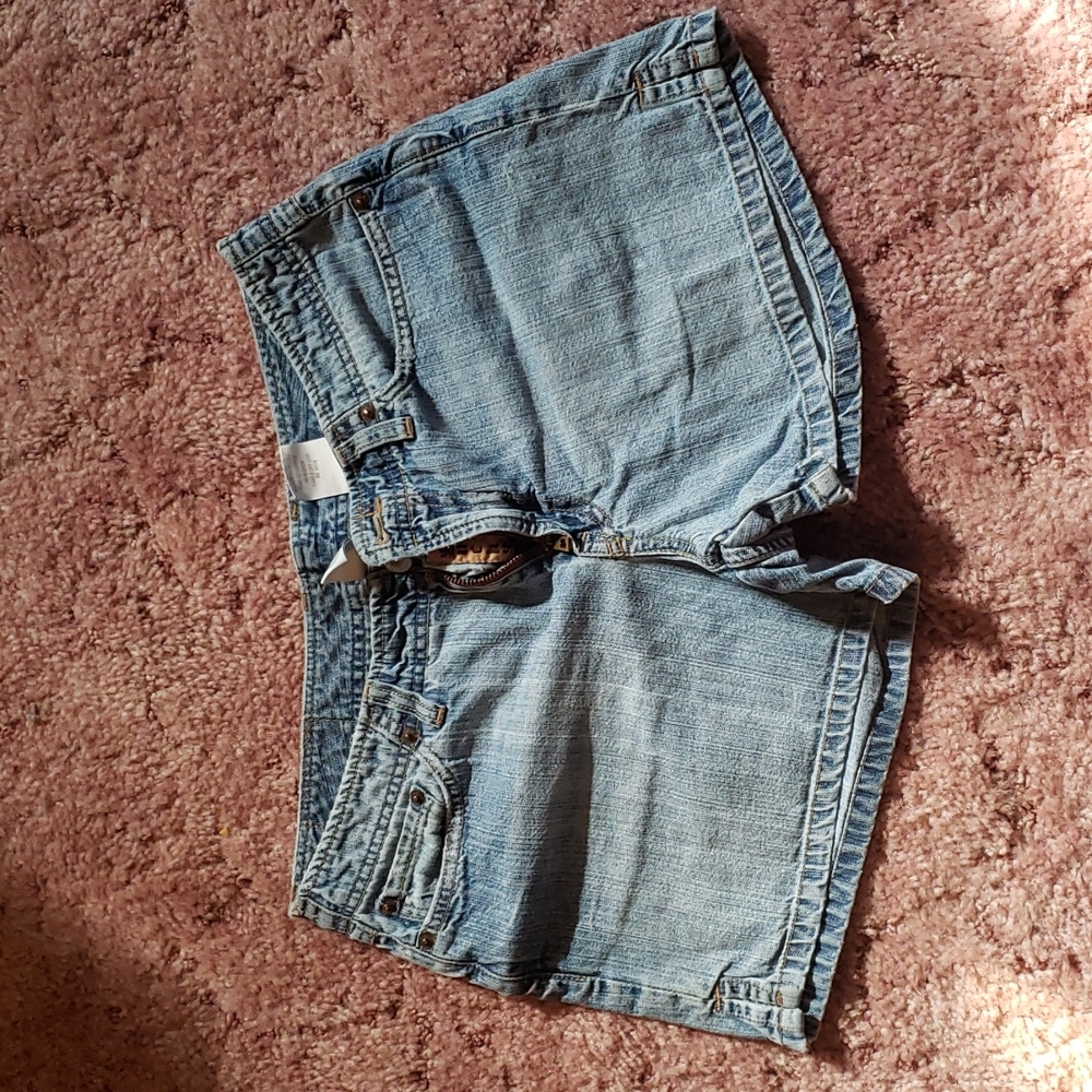 Size 12/31 Lucky Brand jean shorts
